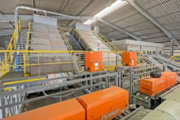 Sorting plant, yoc 2009, extension 2015, capacity of 25,000 t/year, with TiTech Autosort 4, 10 sorting places, 150 t baler , with container loading station